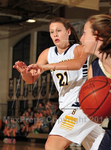 Thumbnail 1 in Bellevue vs. San Juan Hills (MaxPreps Holiday Classic) photogallery.
