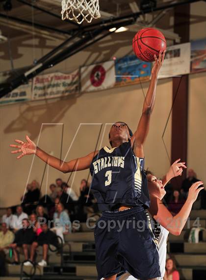 Thumbnail 1 in Bellevue vs. San Juan Hills (MaxPreps Holiday Classic) photogallery.