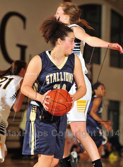 Thumbnail 3 in Bellevue vs. San Juan Hills (MaxPreps Holiday Classic) photogallery.