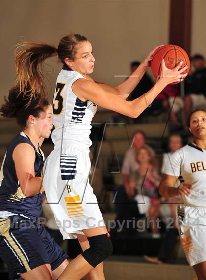 Thumbnail 3 in Bellevue vs. San Juan Hills (MaxPreps Holiday Classic) photogallery.