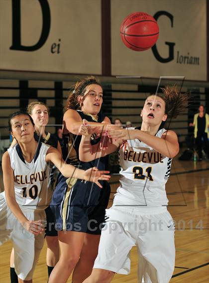Thumbnail 3 in Bellevue vs. San Juan Hills (MaxPreps Holiday Classic) photogallery.