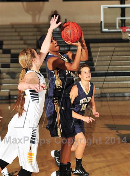 Thumbnail 2 in Bellevue vs. San Juan Hills (MaxPreps Holiday Classic) photogallery.