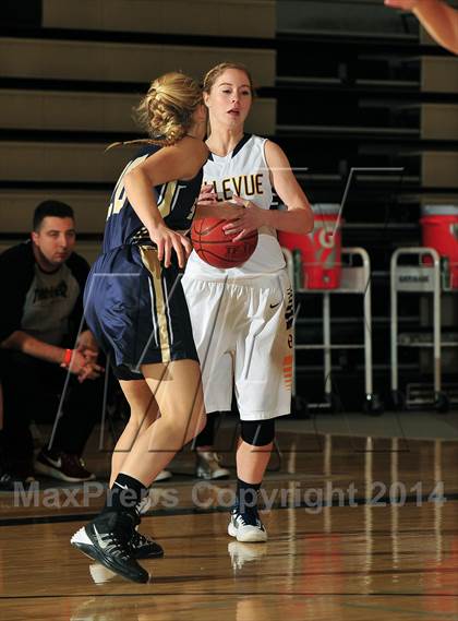 Thumbnail 3 in Bellevue vs. San Juan Hills (MaxPreps Holiday Classic) photogallery.