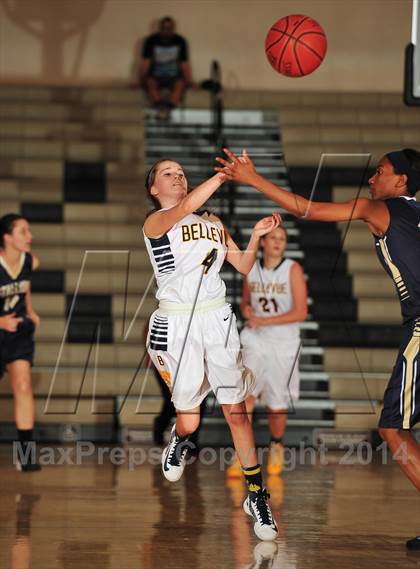 Thumbnail 2 in Bellevue vs. San Juan Hills (MaxPreps Holiday Classic) photogallery.