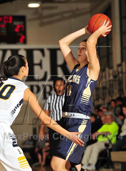 Thumbnail 3 in Bellevue vs. San Juan Hills (MaxPreps Holiday Classic) photogallery.