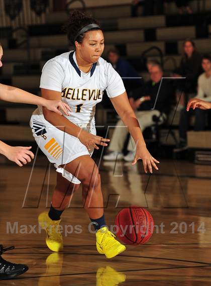 Thumbnail 2 in Bellevue vs. San Juan Hills (MaxPreps Holiday Classic) photogallery.