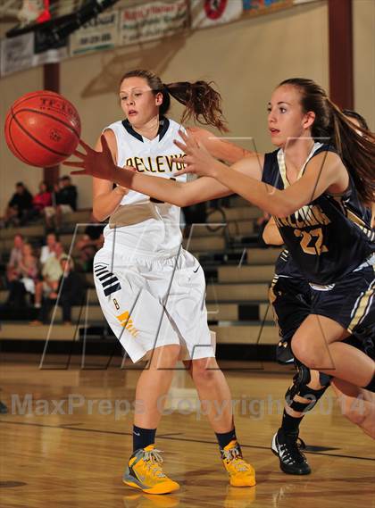 Thumbnail 3 in Bellevue vs. San Juan Hills (MaxPreps Holiday Classic) photogallery.