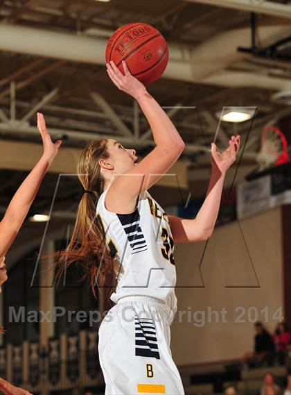 Thumbnail 1 in Bellevue vs. San Juan Hills (MaxPreps Holiday Classic) photogallery.