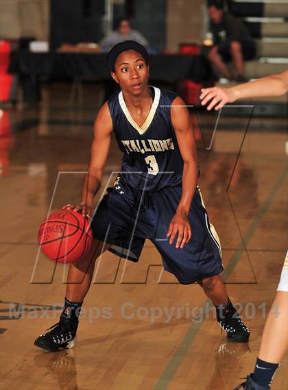 Thumbnail 1 in Bellevue vs. San Juan Hills (MaxPreps Holiday Classic) photogallery.