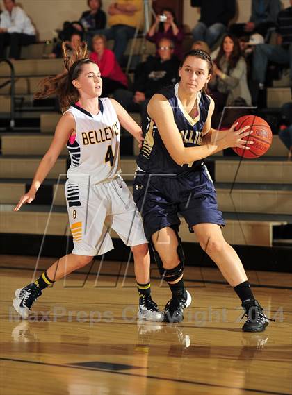 Thumbnail 2 in Bellevue vs. San Juan Hills (MaxPreps Holiday Classic) photogallery.