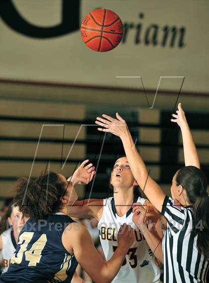 Thumbnail 2 in Bellevue vs. San Juan Hills (MaxPreps Holiday Classic) photogallery.