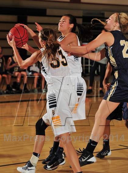 Thumbnail 3 in Bellevue vs. San Juan Hills (MaxPreps Holiday Classic) photogallery.