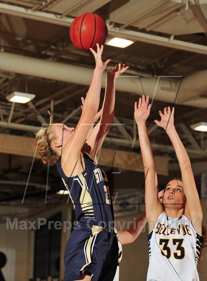 Thumbnail 1 in Bellevue vs. San Juan Hills (MaxPreps Holiday Classic) photogallery.