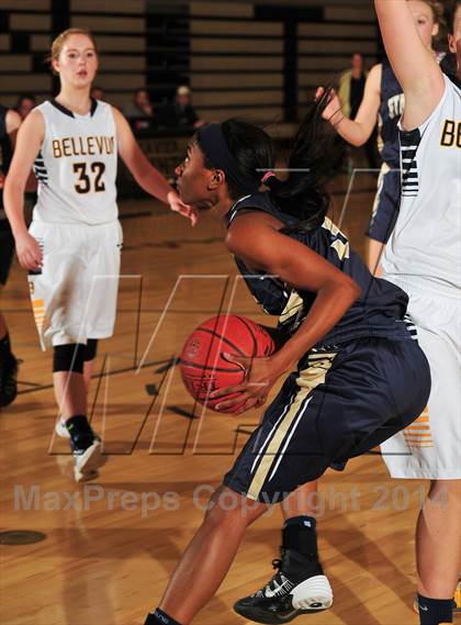 Thumbnail 2 in Bellevue vs. San Juan Hills (MaxPreps Holiday Classic) photogallery.
