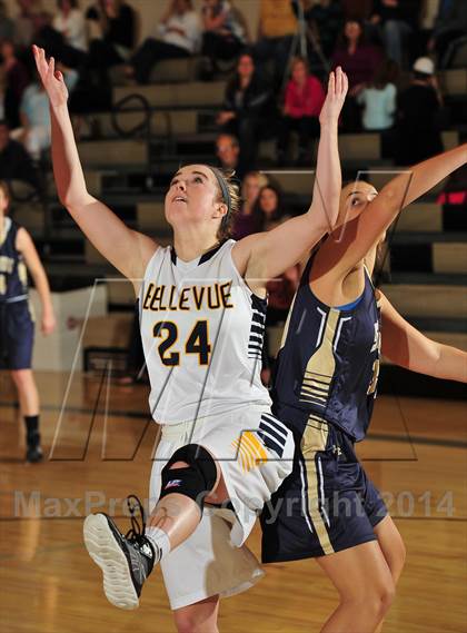 Thumbnail 1 in Bellevue vs. San Juan Hills (MaxPreps Holiday Classic) photogallery.