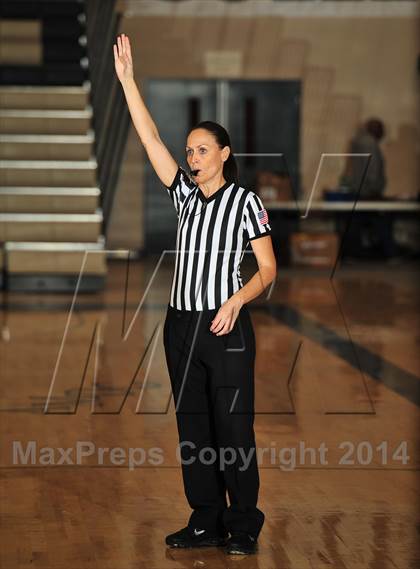 Thumbnail 2 in Bellevue vs. San Juan Hills (MaxPreps Holiday Classic) photogallery.