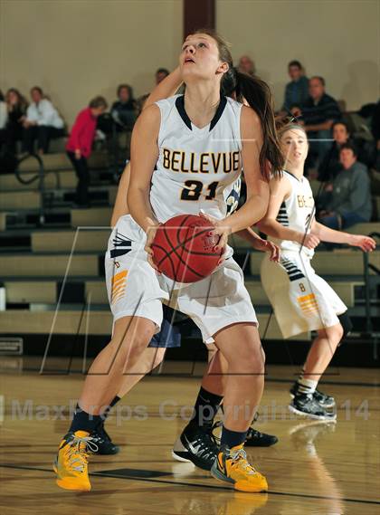 Thumbnail 3 in Bellevue vs. San Juan Hills (MaxPreps Holiday Classic) photogallery.