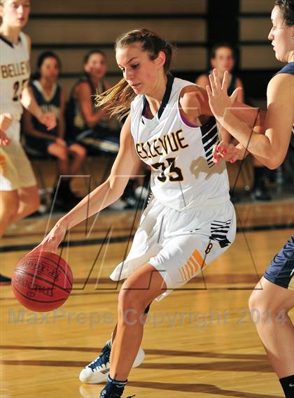 Thumbnail 2 in Bellevue vs. San Juan Hills (MaxPreps Holiday Classic) photogallery.