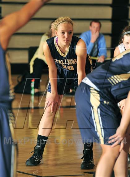 Thumbnail 3 in Bellevue vs. San Juan Hills (MaxPreps Holiday Classic) photogallery.