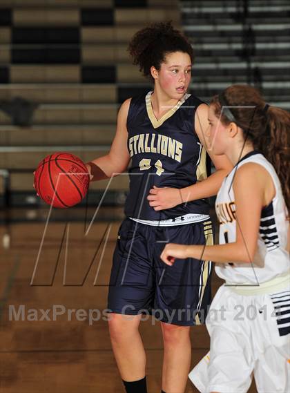 Thumbnail 3 in Bellevue vs. San Juan Hills (MaxPreps Holiday Classic) photogallery.