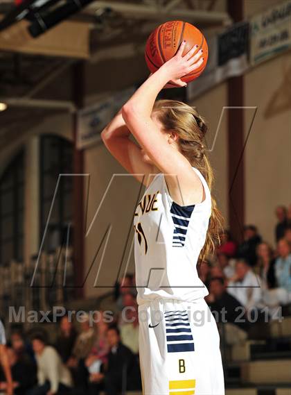 Thumbnail 3 in Bellevue vs. San Juan Hills (MaxPreps Holiday Classic) photogallery.