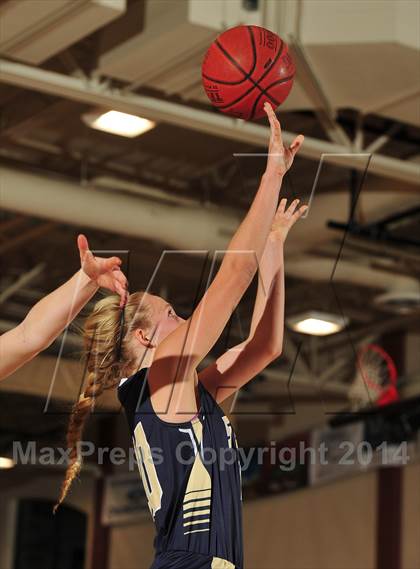 Thumbnail 1 in Bellevue vs. San Juan Hills (MaxPreps Holiday Classic) photogallery.