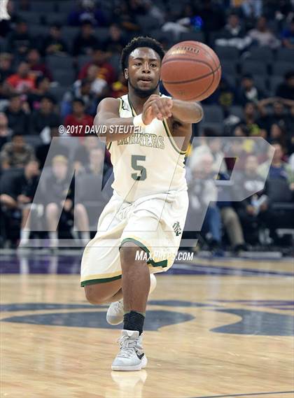 Thumbnail 1 in Esperanza vs. Moreau Catholic (CIF State D2 Final) photogallery.