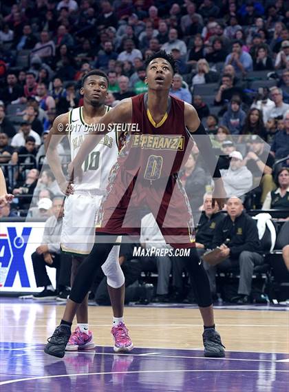 Thumbnail 3 in Esperanza vs. Moreau Catholic (CIF State D2 Final) photogallery.