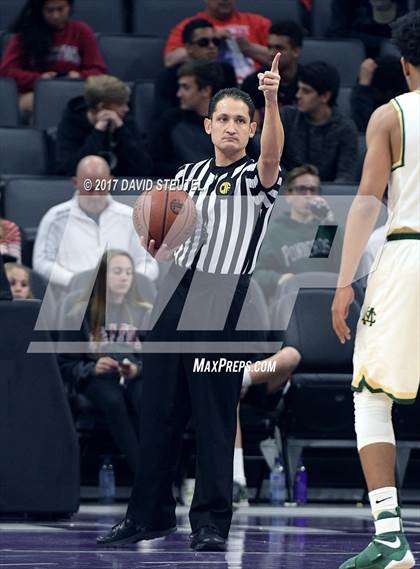 Thumbnail 2 in Esperanza vs. Moreau Catholic (CIF State D2 Final) photogallery.