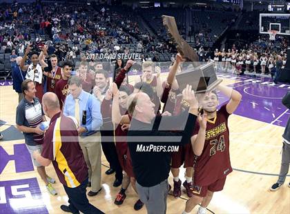 Thumbnail 1 in Esperanza vs. Moreau Catholic (CIF State D2 Final) photogallery.