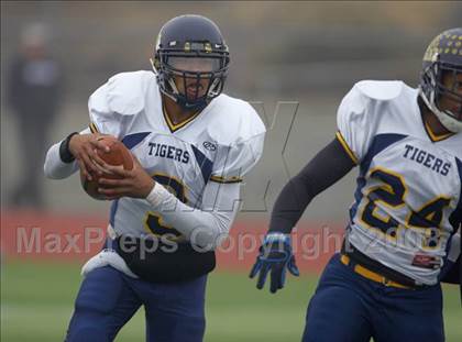 Thumbnail 1 in Inderkum vs. Casa Roble (CIF SJS D3 Final) photogallery.