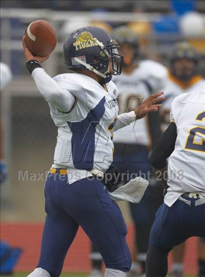 Thumbnail 3 in Inderkum vs. Casa Roble (CIF SJS D3 Final) photogallery.