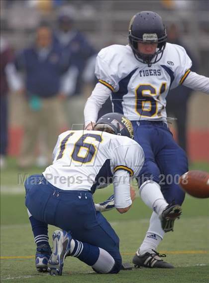 Thumbnail 2 in Inderkum vs. Casa Roble (CIF SJS D3 Final) photogallery.