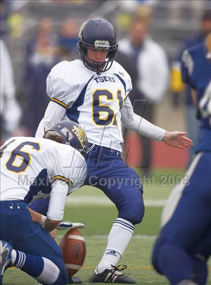 Thumbnail 1 in Inderkum vs. Casa Roble (CIF SJS D3 Final) photogallery.