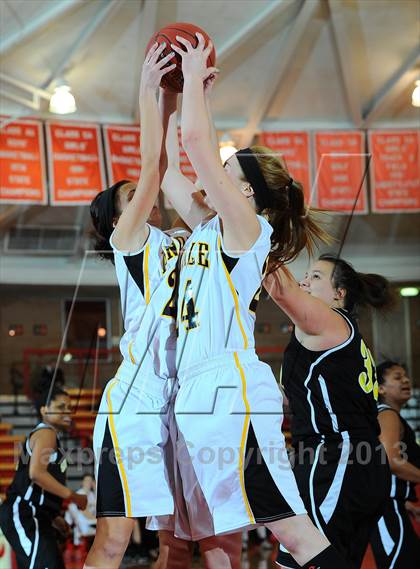 Thumbnail 1 in Andale vs. Wichita Southeast (Mid America Classic) photogallery.