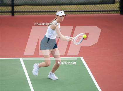 Thumbnail 1 in E.D. White vs Houma Christian (Thibodaux Wellness Center) photogallery.
