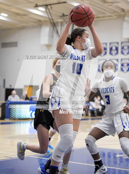 Thumbnail 3 in Salpointe Catholic @ Mesquite photogallery.