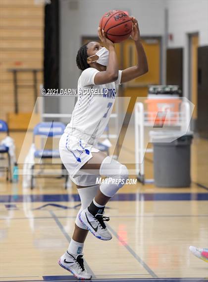 Thumbnail 2 in Salpointe Catholic @ Mesquite photogallery.