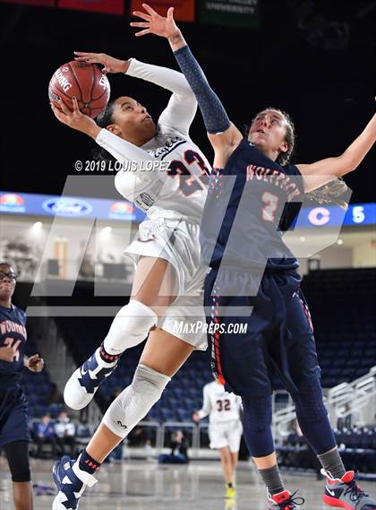 Thumbnail 3 in Chaminade vs. King (CIF SS DIV 1 Final) photogallery.