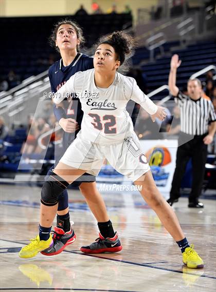 Thumbnail 3 in Chaminade vs. King (CIF SS DIV 1 Final) photogallery.