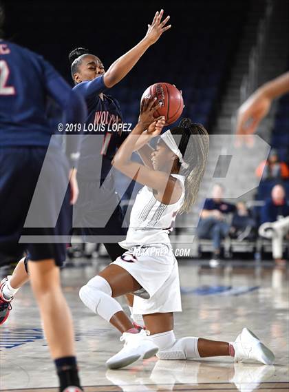 Thumbnail 2 in Chaminade vs. King (CIF SS DIV 1 Final) photogallery.