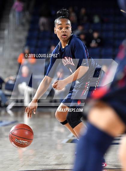 Thumbnail 3 in Chaminade vs. King (CIF SS DIV 1 Final) photogallery.