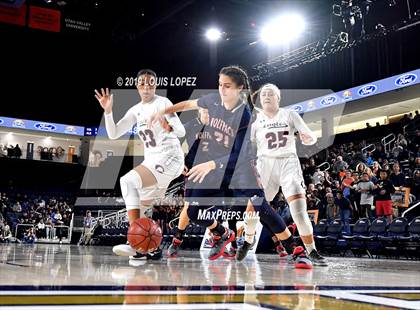 Thumbnail 3 in Chaminade vs. King (CIF SS DIV 1 Final) photogallery.