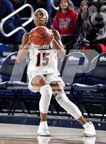 Thumbnail 2 in Chaminade vs. King (CIF SS DIV 1 Final) photogallery.