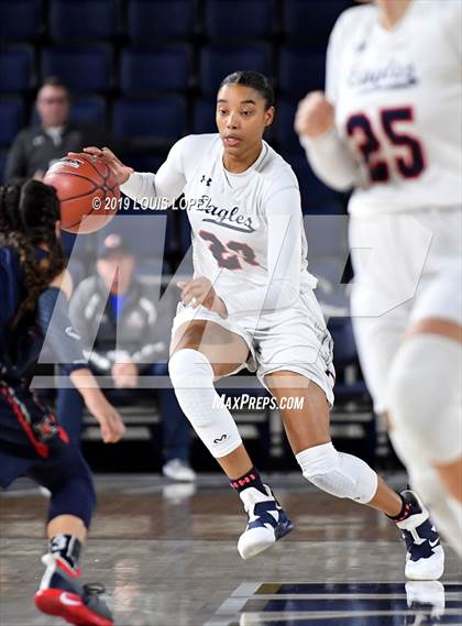 Thumbnail 2 in Chaminade vs. King (CIF SS DIV 1 Final) photogallery.