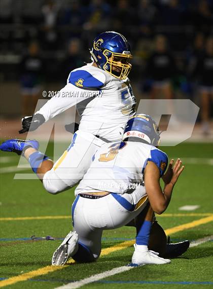Thumbnail 3 in Aloha @ Jesuit photogallery.