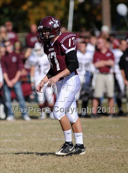 Thumbnail 3 in Benton vs. Red Bud (IHSA Class 3A First Round Playoff) photogallery.