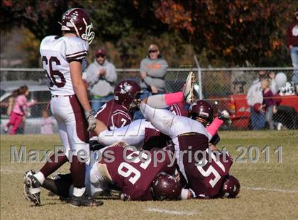 Thumbnail 3 in Benton vs. Red Bud (IHSA Class 3A First Round Playoff) photogallery.