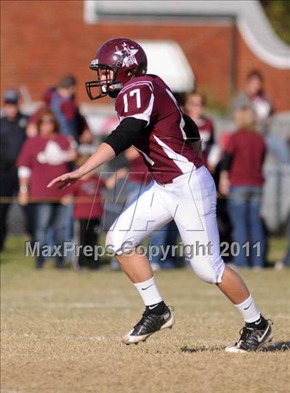 Thumbnail 1 in Benton vs. Red Bud (IHSA Class 3A First Round Playoff) photogallery.