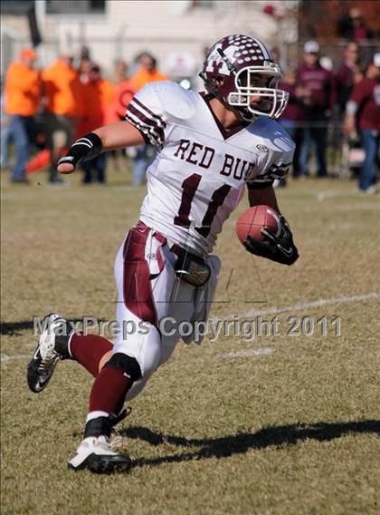 Thumbnail 3 in Benton vs. Red Bud (IHSA Class 3A First Round Playoff) photogallery.